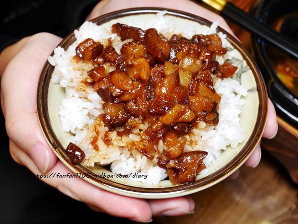 【淡水美食】四爺麻辣食堂 #麻辣鍋 #牛奶鍋 #麻辣鴨血臭豆腐 #家傳魯肉飯 (12).JPG