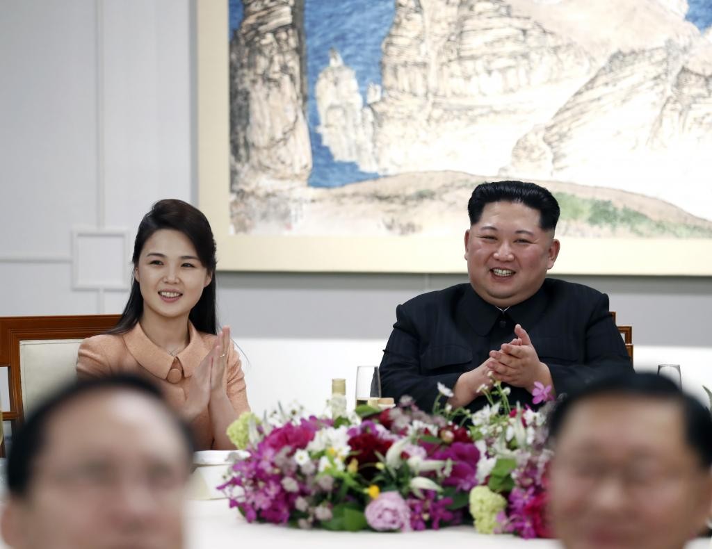 北朝鮮美女ミニスカ－ト 国際女性デーには女性をたたえるニュース 一方でミニスカートは注意対象…北朝鮮の“偽りの男女平等”（AERA）