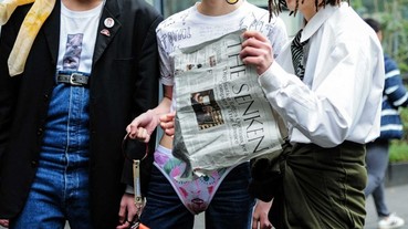 繼褲腳塞襪子、鞋帶當皮帶之後，更令你傻眼的「內褲外穿」也要在街頭中紅起來了嗎？