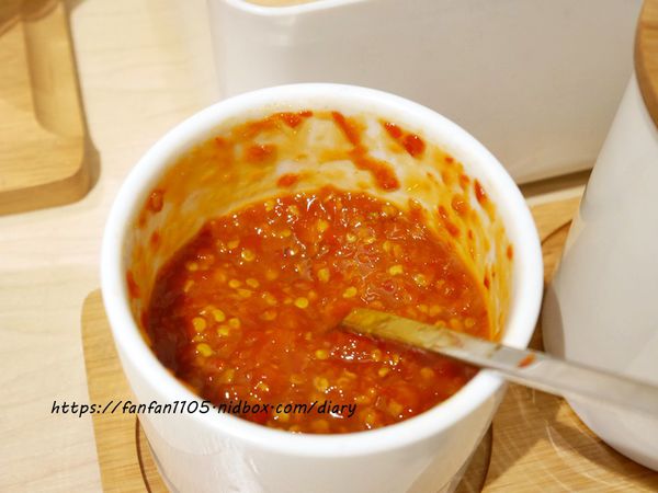 【汐止美食】鄉下人-豬血湯肉燥麵 #古早味 #豬血湯 #燙青菜 #香辣麵 路邊攤價格，冷氣開放文青風店面 (1).JPG