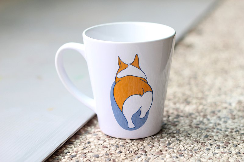 此產品為斜口杯 插畫狗狗系列 Q版柯基設計款！ 設計師：筆卡手