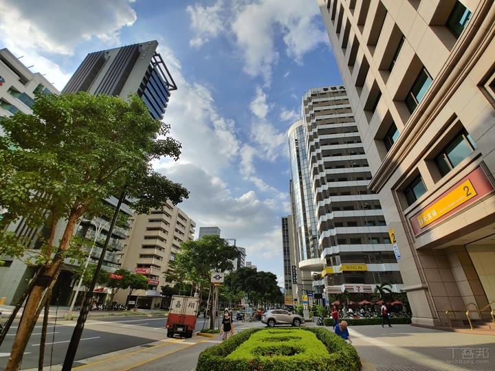 LG V60 ThinQ 5G review