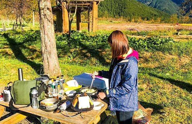 ▲武陵農場住宿-露營自助炊事。（圖／Tripbaa趣吧！達人帶路）