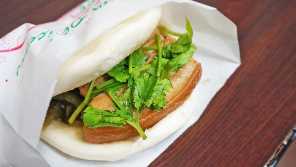 【台北美食】源芳刈包-不值得排隊品嚐的人氣排隊美食名店
