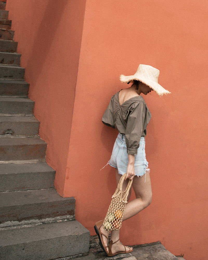 MERCCI22+法式澎袖短版上衣