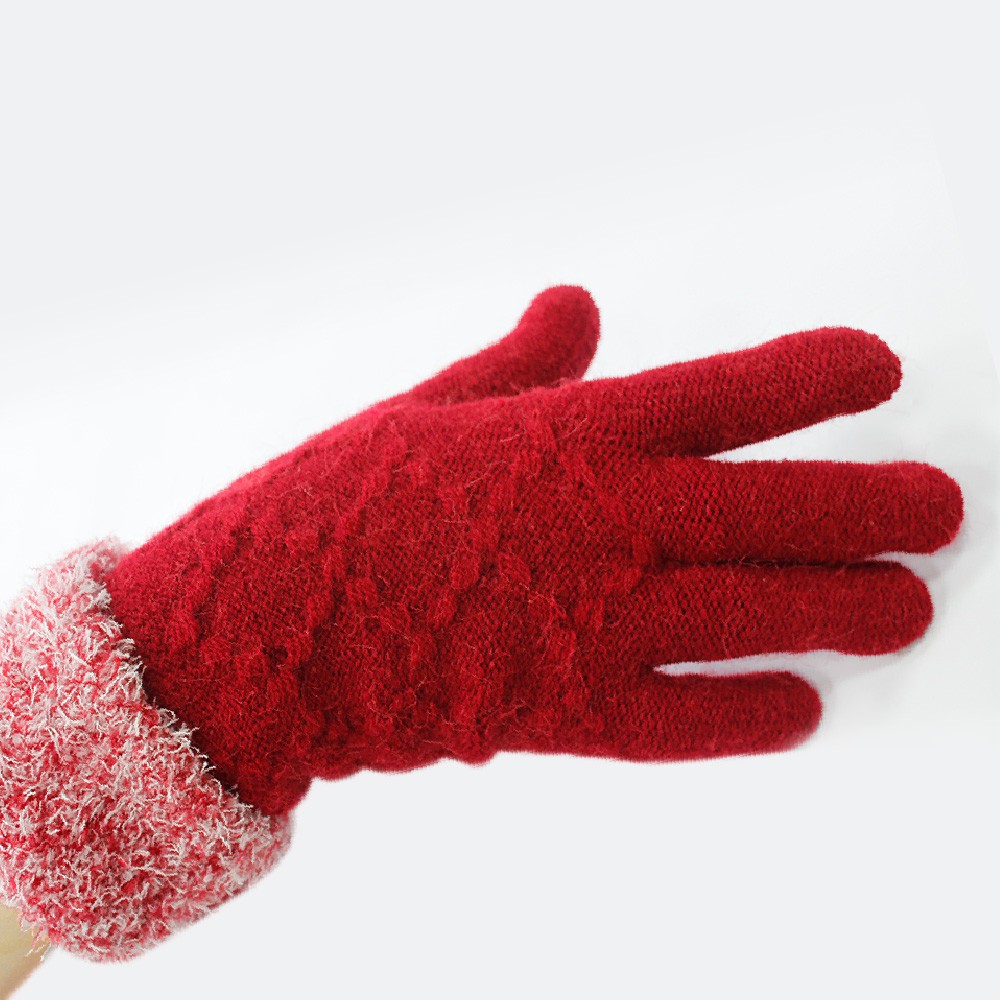 品名：女士雪花組織 菱格紋反摺雙層手套材質：雙層針織產地：台灣適用年齡：成人瑟夫貝爾CB嚴選~時尚與功能兼具，品質與顏值雙全，就是我們要戴給您的體驗 就是要快~全台熱賣款，熱賣色，有速度不怕缺貨。就是