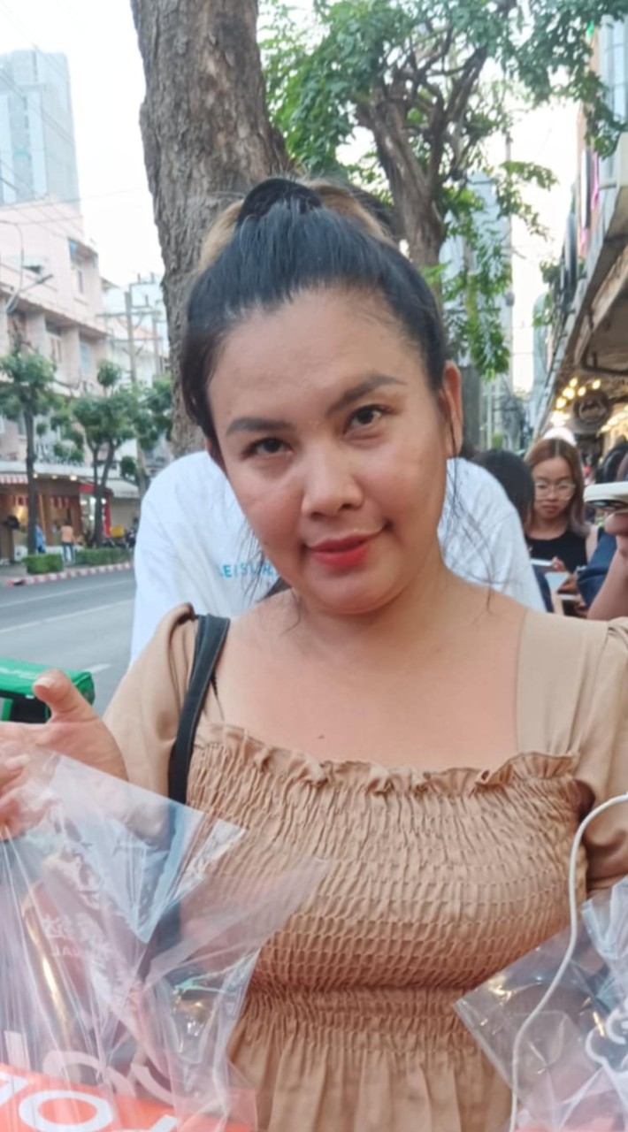 มี๊ปลารับหิ้วสินค้าร้านดังตามกระแสรับจองร้านเหล้าจองคิวต่อคิว