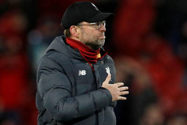 Lihat Petugas Kesehatan Nyanyikan Lagu Kebangsaan Liverpool, Klopp Menangis