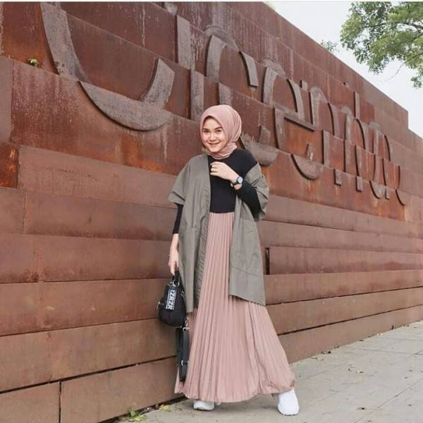 20+ Koleski Terbaru Ootd Rok Plisket Warna Coklat Susu