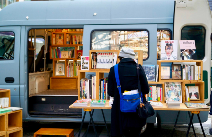 BOOK TRUCK