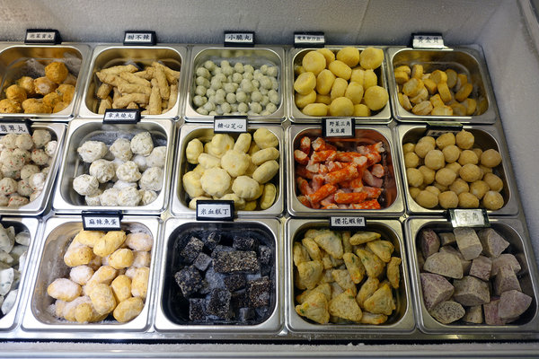 台北聚餐火鍋吃到飽-嗨蝦蝦百匯鍋物吃到飽，罐裝啤酒喝到飽，單點級水準火鍋吃到飽，頂級和牛、生蠔、盒裝冰品吃到飽