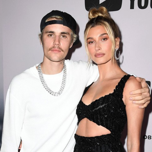 ジャスティン ヘイリー ビーバー 生まれたばかりの姪に夢中