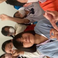 กลุ่มลอกงานตัวแม่