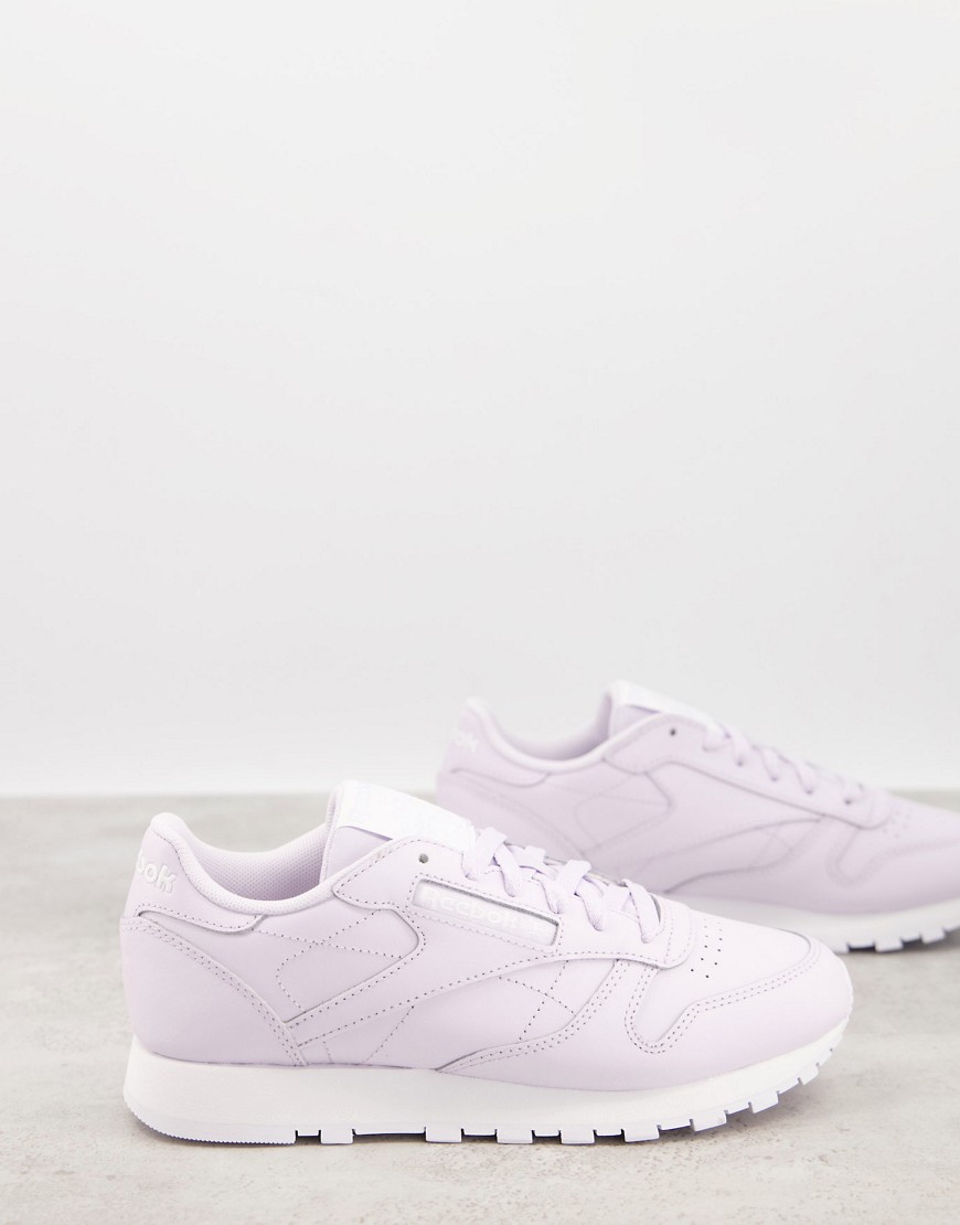 Trainers by Reebok If in doubt, trainers Low-profile design Pull tab for easy entry Lace-up fastenin