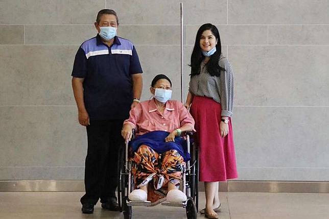 Ani Yudhoyono Tutup Usia Pukul 11.50 Waktu Singapura