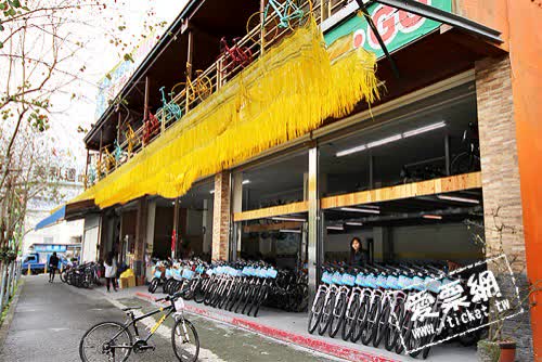 『網路下單』：一律用郵局普通掛號方式寄出，無法門市取票 『門市取票付款』：可直接現金取票付款 高雄漢神巨蛋門市 地址：高雄市左營區新庄仔路540號 電話：(07)556-3890 高雄新崛江門市(鑫田