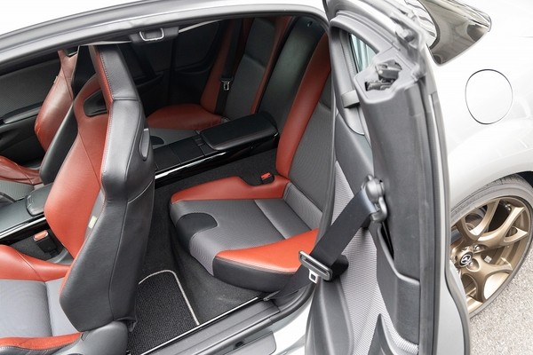 ロータリーは死なず マツダ Rx 8 Spirit R は今でも心トキメクスポーツカーだった