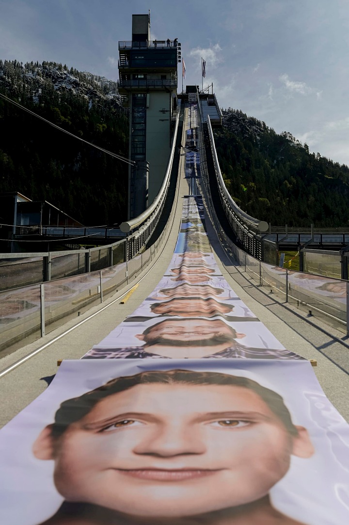 世界上最長的照片，數位噴墨印刷技術能夠將天馬行空創意變成現實。