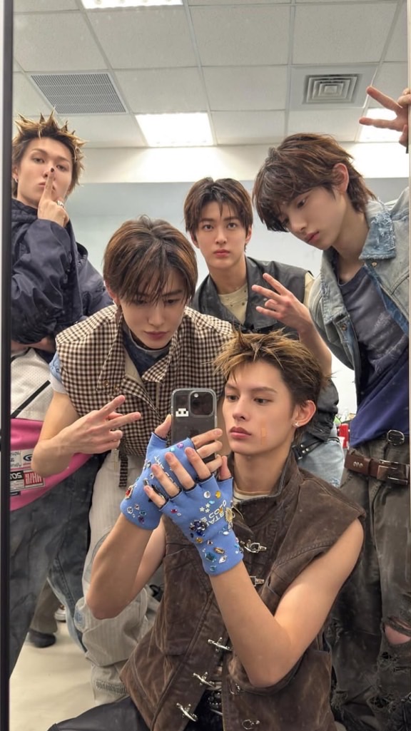 ⚐ ONLY COER 𖤐‧₊˚. ⸝⸝