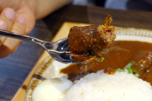 新高軒台北-南港車站環球美食街美食，新高軒咖哩南港店，新高軒咖哩南港店菜單，台北南港Global Mall環球購物中心適合一個人吃飯的餐廳