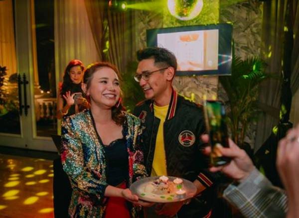  Bertema Cozy 80-an, 10 Momen Seru Ultah ke-30 Tahun Afgan Syahreza