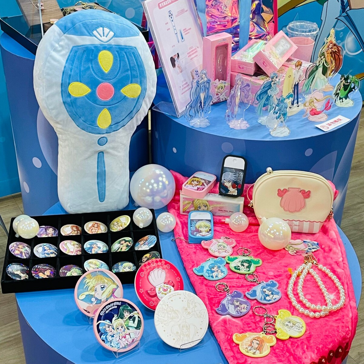 《真珠美人魚》限定店在華山！新周邊、打卡點太萌，《美少女戰士期間咖啡店》新開幕