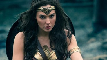 「神力女超人」原作也出電影 ！「加斯頓」路克伊凡斯成多重伴侶漫畫家 還原「神力女超人」創作過程