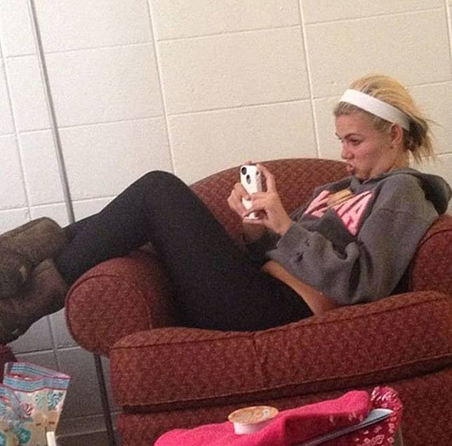 7 Selfie Gagal Ini Bakal Bikin kamu Ketawa Plus Prihatin