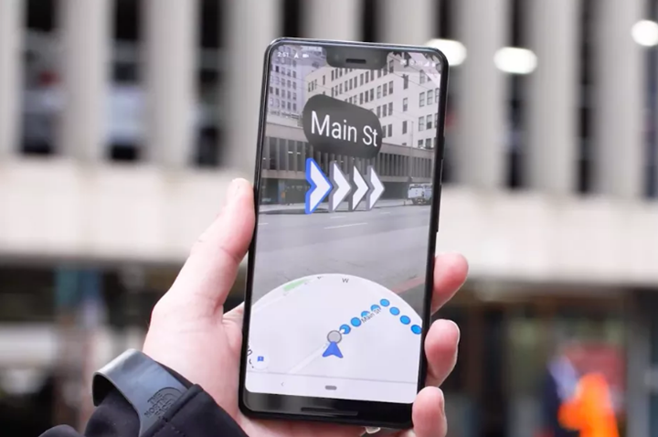 Google 地圖最新「AR 導航」功能實測出爐！結合實地街景、3D箭頭引導，是否真的讓你找路更輕鬆？