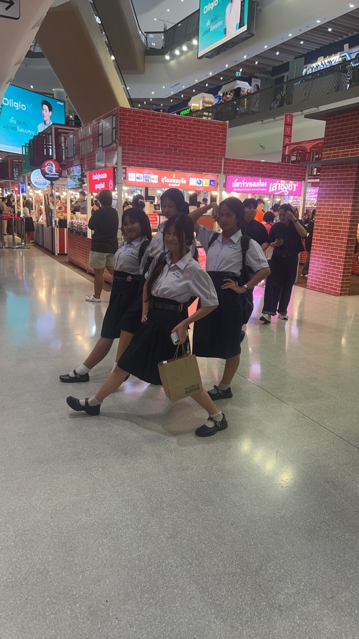เเคลนพาเหรดสีเขียว