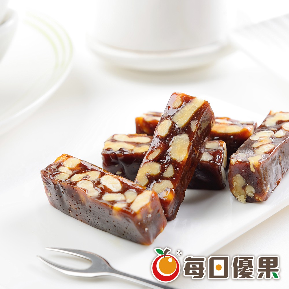 ✔經典傳統的美味，一樣是超好吃的！✔軟硬適中、香濃可口不過甜！✔外表呈現晶瑩剔透的琥珀色，美味極了⭐品 名：手工南棗核桃糕 成 份：麥芽糖.海棗糖.核桃.棗漿.豆沙.太白粉.沙拉油.寒天粉.食鹽 淨 