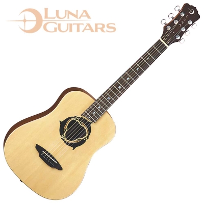 玫瑰木指板搭配雲杉木面板旅行吉他體積小容易攜帶聲音平穩扎實 手感好容易上手