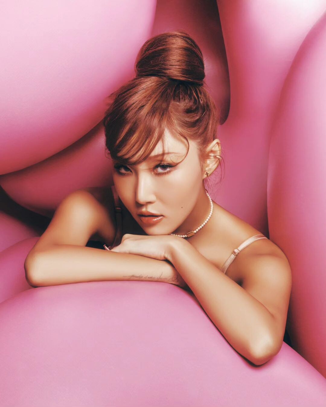 獲得月品牌排名一位數最多的六位女偶像，她三倍斷層冠26個月，全韓國最紅的女人！