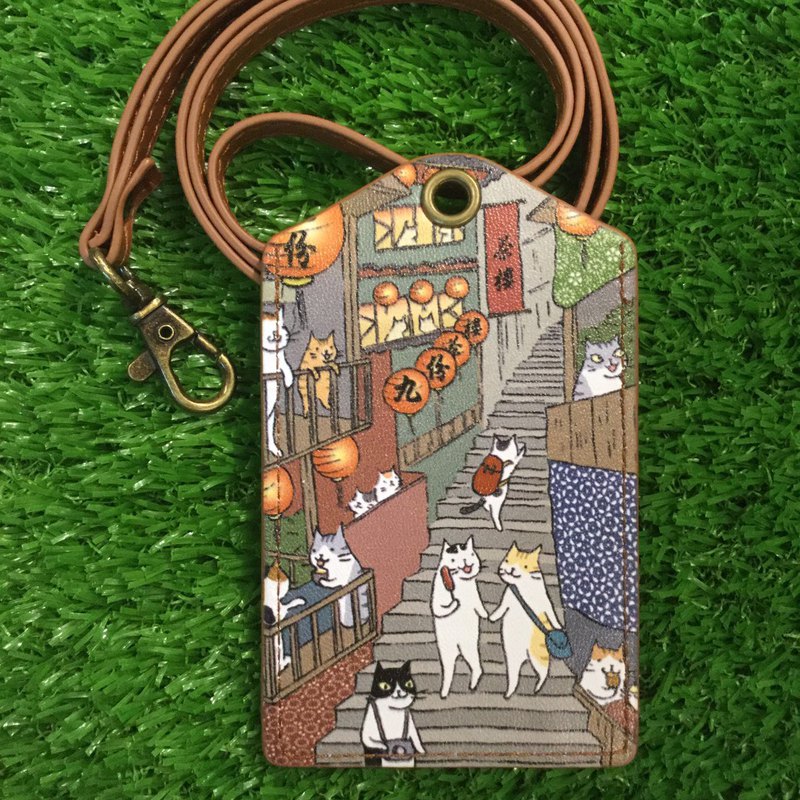 三貓小舖票卡夾外亦可作為證件套還能當行李吊牌使用。可放1~4張卡片,正反面均可感應，圖案採用直彩噴印技術防刮抗磨不掉色! 新款選用更好的皮革及頸繩，質感升級更耐用喔!