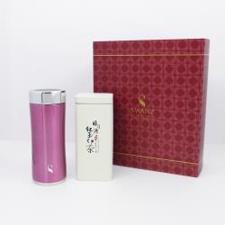 ◎日本產品專利，新加坡設計註冊|◎不易殘留異味，可盛裝各式飲料|◎陶瓷茶隔器具，沖泡茶飲好方便品牌:SWANZ杯蓋型態:旋蓋種類:杯瓶組合組合說明:晶粹陶瓷保溫杯x1陶瓷茶隔器x1日月潭紅玉红茶：50