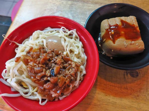 【台北美食】晴光意麵-老舊市場裡的超人氣小吃店