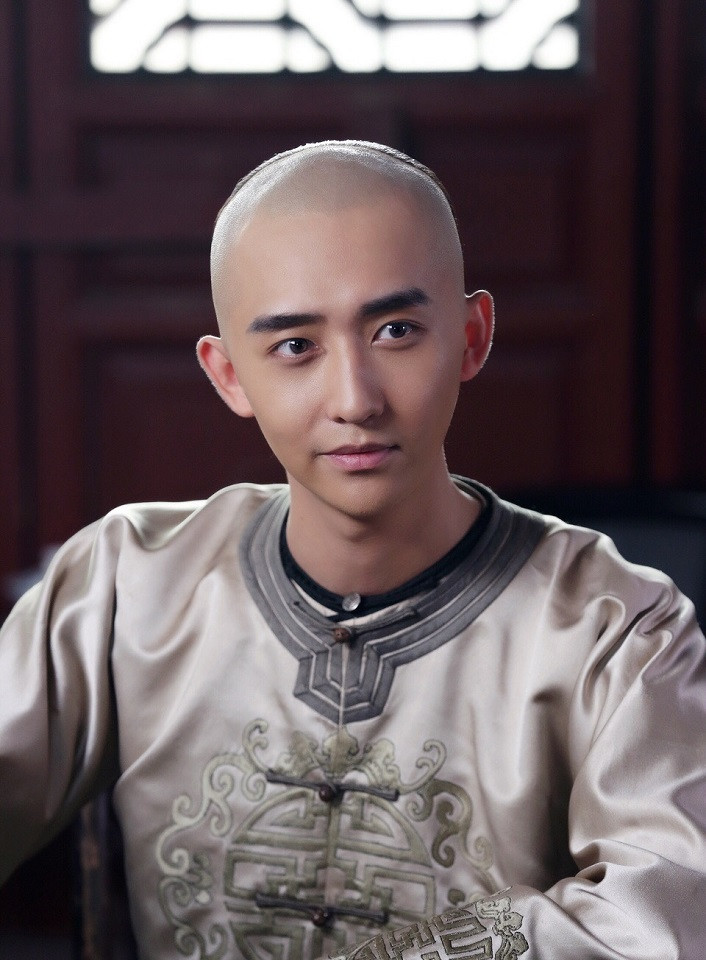 《以家人之名》演員古裝vs時裝：崔爾康(周淼)《御前廚神》、《降妖僧》