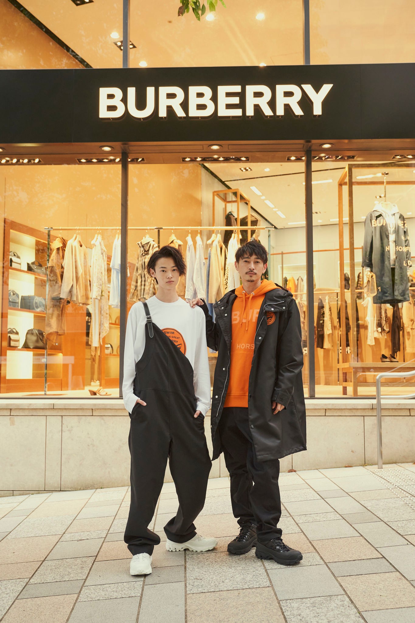 窪塚洋介も親子で来場 家族で楽しめる「バーバリー」日本初の