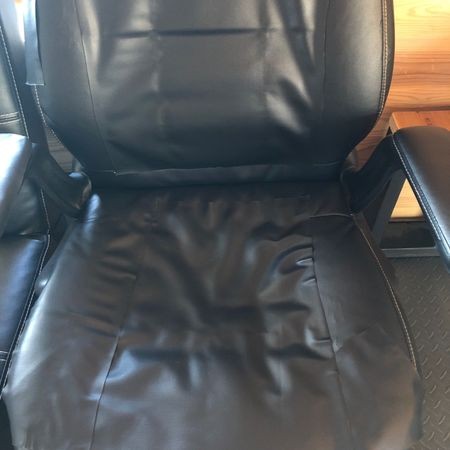 合皮シートが破れて古くなった椅子を0円古着で簡単リメイク