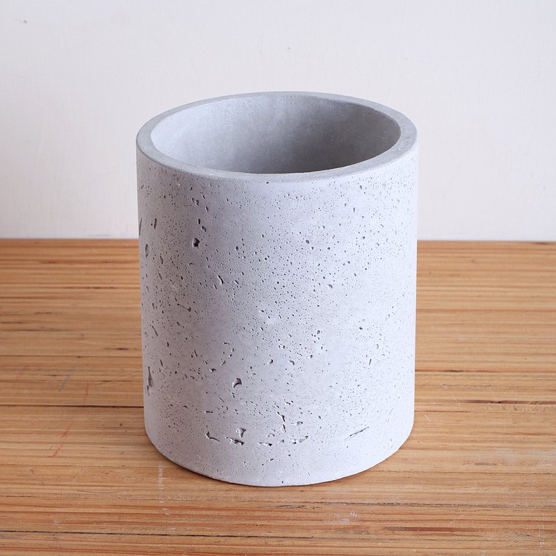 簡簡單單水泥圓桶型花器，適合類植物或多肉植物種植