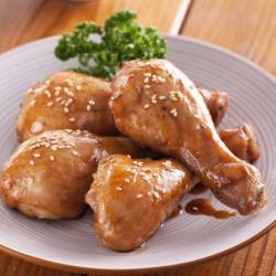 ◎【奕品】秘製十三香棒棒腿900g±10%|◎|◎品牌:熊媽媽買菜網類型:雞肉種類:雞腿食用方式:烹調再食用內容量(g/份):900g±10%肉品組成:原塊組合說明:1份配送方式:冷凍產地:台灣保存期