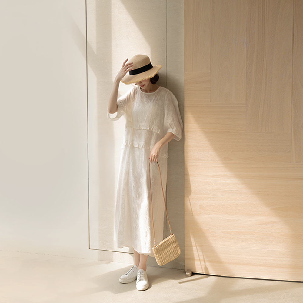 立體緹花造型日系素色洋裝 兩色售