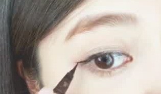 モテる猫目メイクはコレ かわいい 色っぽい 猫系女子 に