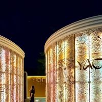 Yacht Pool & Gallery Villa