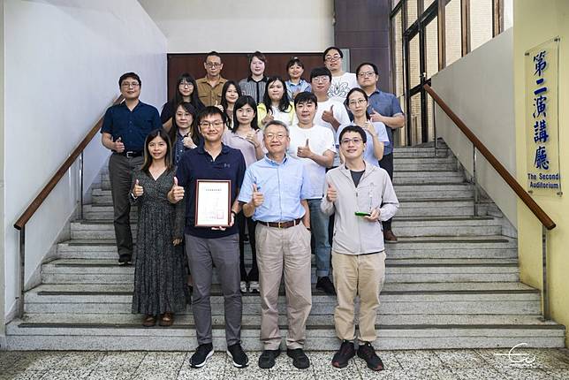 海大地理資訊系統研究中心研究團隊開發「水文與水力蘊藏量分析整合資訊平台」獲第十九屆金圖獎─應用系統獎。（國立台灣海洋大學提供）