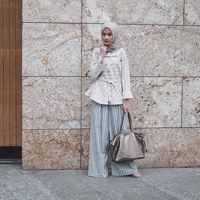 10 Style Hijab Kece Buat Cewek Bertubuh Kurus, Mau Tiru?