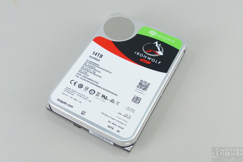 由於填充氦氣的緣故，IronWolf 14TB 也採用全密封設計