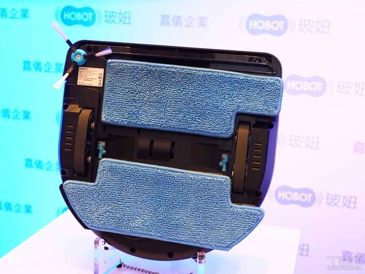 吸地、拖地二合一，HOBOT 推一分鐘 600 下高速擦拭的 LEGEE-668