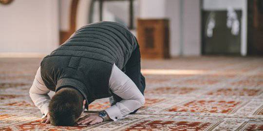 Cara Taubat Nasuha Beserta Bacaan Niat dan Doanya, Umat Muslim Wajib Tahu |  Merdeka.com | LINE TODAY