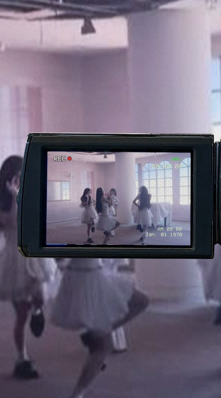 ILLIT学園